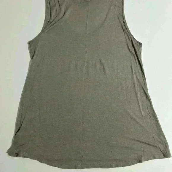 Daytrip studded tank top - Picture 7 of 8